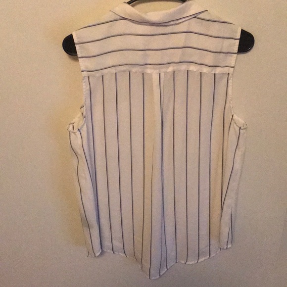 Formal white and blue stripe top - Picture 2 of 2